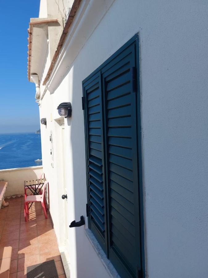 La Stanza Sul Porto Di Amalfi Camera Piccina Piccina Con Bagno Privato E Terrazzino Vista Mare Экстерьер фото