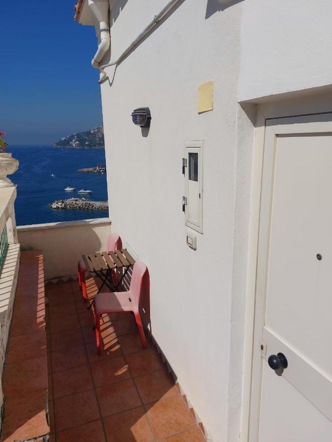 La Stanza Sul Porto Di Amalfi Camera Piccina Piccina Con Bagno Privato E Terrazzino Vista Mare Экстерьер фото